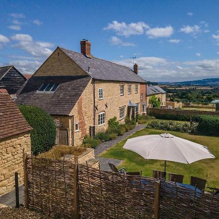 Beautiful Cotswold Farmhouse With Hot Tub Манчестер Экстерьер фото