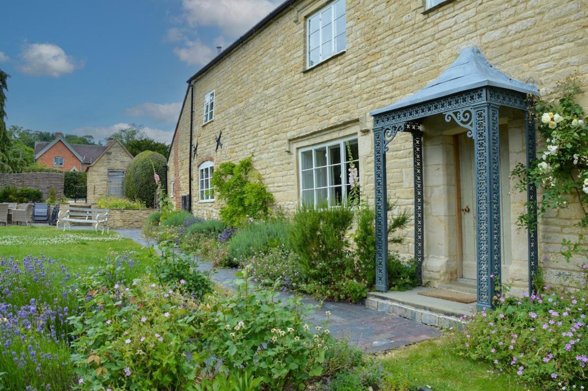 Beautiful Cotswold Farmhouse With Hot Tub Манчестер Экстерьер фото