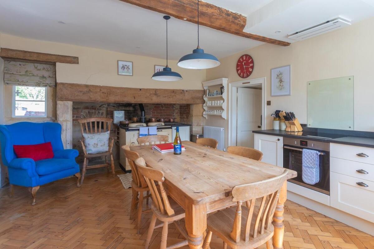 Beautiful Cotswold Farmhouse With Hot Tub Манчестер Экстерьер фото