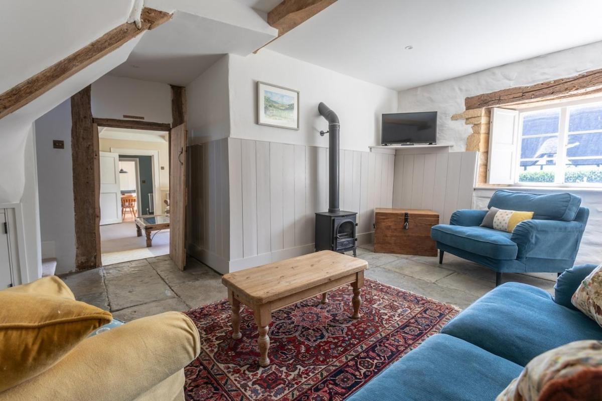 Beautiful Cotswold Farmhouse With Hot Tub Манчестер Экстерьер фото